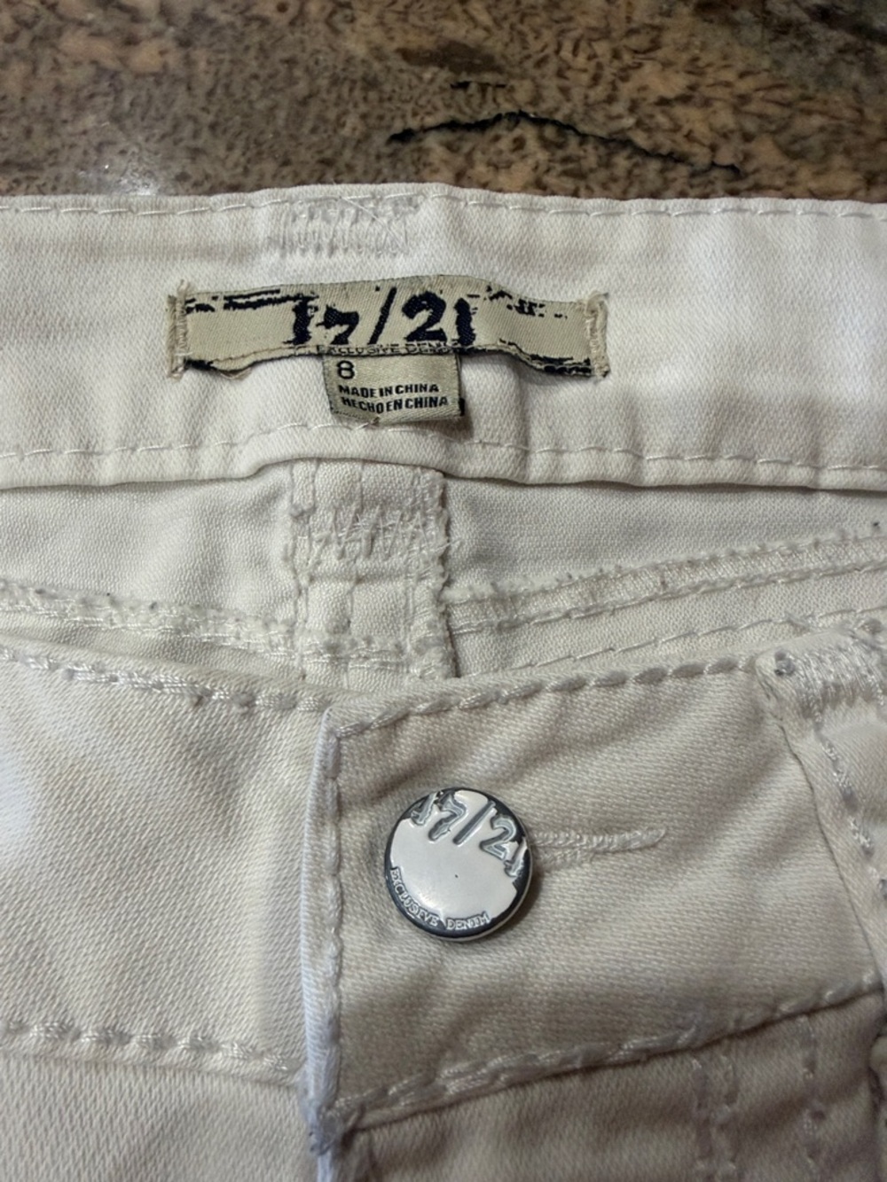 💥Exclusive Denim White Denim Jeans with Branded Patch